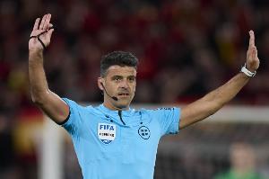 马卡：巴萨球迷比赛中辱骂皇马&裁判曼萨诺，被西甲联盟投诉