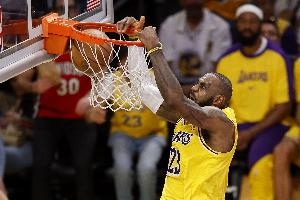 Shams：詹姆斯很可能执行下赛季5260万美元的球员选项重返湖人