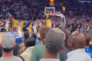 🤫能否如愿？麦迪逊广场公园响彻球迷呐喊：尼克斯7场解决战斗