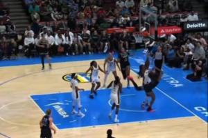 WNBA火辣悍将🤣里斯近在咫尺的上篮荒腔走板 美媒绷不住了~