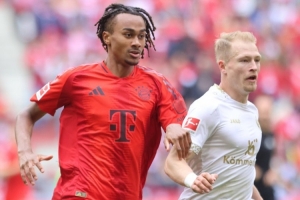 记者：多支欧洲球队询问17岁中锋阿萨雷的情况 拜仁倾向外租球员