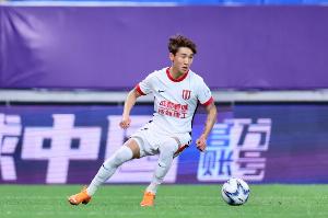 双响助蓉城晋级，韦世豪：球队进行了轮换，但替补球员踢得很好