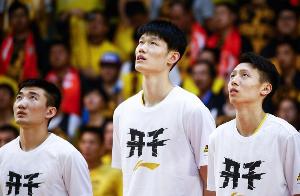 广厦注册18名球员：赵岩昊顶薪还剩1年 胡金秋剩两年 孙铭徽剩3年