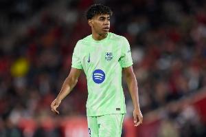 打封闭上场！TA：西足协称巴萨并未报告亚马尔此前有身体问题