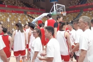 中国女篮在陕西省体育馆进行了踩场训练 明后晚将对阵尤文图特