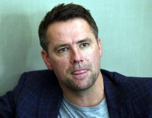 欧文：曼联重返巅峰是漫长过程，表现不佳的责任不能只归咎于教练