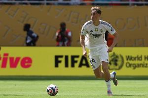 TA：皇马将就赫伊森停赛继续上诉，还对姆巴佩进球被吹提出异议