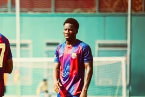 每体：巴萨15岁小将通卡拉被提拔到U19，他将随队征战青年欧冠