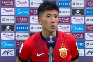 李圣龙：对手最后一传一射处理得比我们更好一点，我们没抓住机会