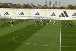 记者：皇马对阵西班牙人赛前训练，阿诺德、吕迪格、门迪三人缺席