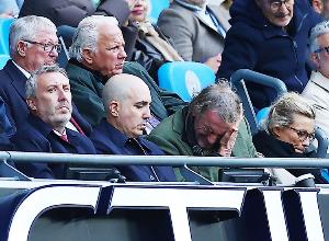 曼联总监呼吁老板给更多时间：衷心祈祷我们能获得扭转局面的机会