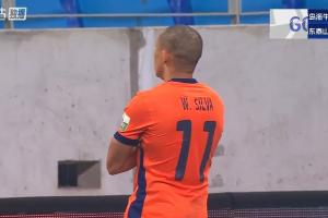 复刻姆巴佩庆祝+越位！