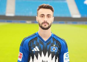 法比奥-维埃拉代表汉堡主场首秀送助攻，获球迷起立鼓掌