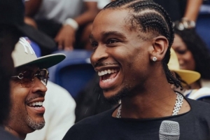 艾弗森曾说SGA是最棒的球员！后者回复：偶像能这么说 我都要疯了