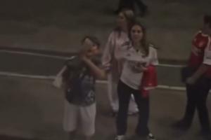 魔人看笑了！哈兰德晒被阿森纳球迷辱骂视频，小球迷还比不雅手势