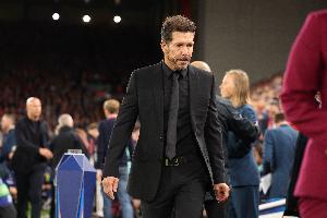 TA：欧足联对西蒙尼展开纪律处罚程序 利物浦因球迷扔杂物受指控