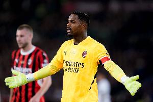 和切尔西抢人！英媒：曼联引进新门将瞄准迈尼昂，阿莫林看重经验