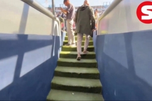 接近重返主场！每体晒诺坎普球场球员通道视频