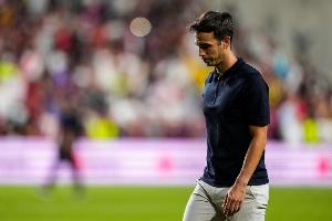 球员对判罚不满？巴列卡诺主帅：我坚持不评论裁判决定的原则