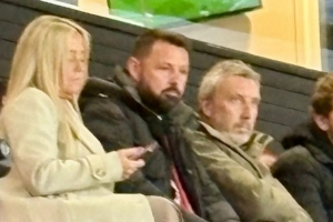 曼联新青训主管托皮观看U21梯队比赛，曼联2-1击败毕巴梯队