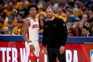 乌度卡：我们有很多组织者 会用多种方式填补范弗里特的空缺