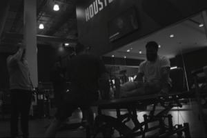 可能赛季报销！范弗里特晒治疗视频：今年媒体日我不用接受采访了