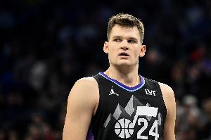 凯斯勒：没达成续约确实有点沮丧 但只要穿爵士球衣就会努力赢球