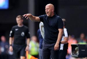 卡拉格谈利物浦输球：赛季初就埋下伏笔，老是给对手机会