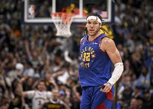 戈登：我准备在防守端全力以赴 我们进攻端的天赋实在耀眼