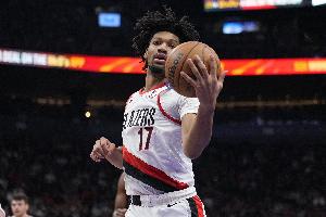 赛季场均18.1分4.9板！明天开拓者客战热火 夏普大概率出战