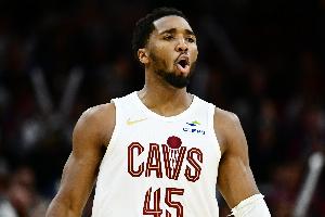 最多落后19分！米切尔干拔三分 骑士第三节反超比分！