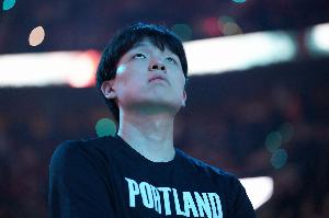 何时能再上？杨瀚森连续5场未获出场机会 上次打球还是10月份