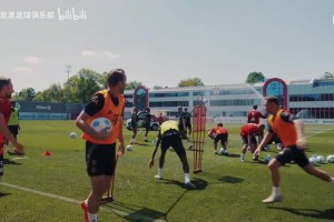 凯恩：拜仁门将老的老小的小，是时候该我挑起大梁了😎