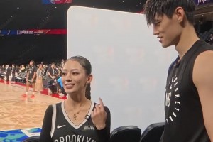 朗朗妻子吉娜采访曾凡博：真高啊 我脖子都酸了😂😂😂