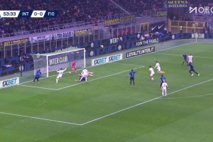 利物浦10人作战！纳洛拉倒单刀的德文尼，被裁判直红罚下