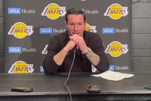 休赛期的里夫斯：我预计明年续约湖人！想永远留在湖人&夺冠！