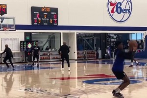 保罗·乔治进行运球外线投篮训练...🏀🏀